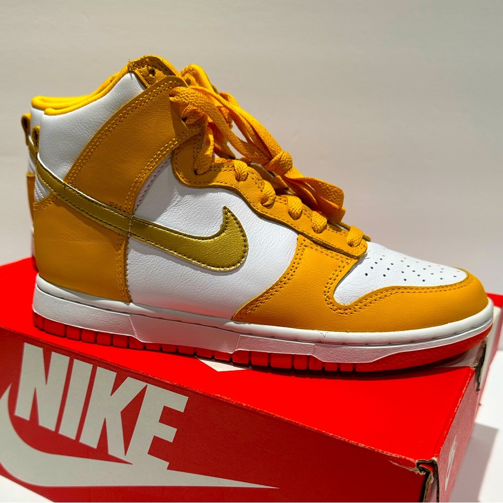 Nike Dunk High Gold Yellow White sz 8 Women sz 6.5 Youth